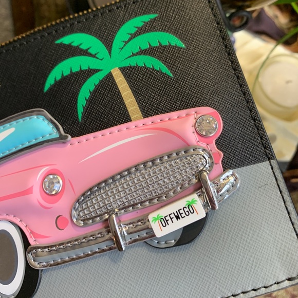 SOLD⛔️Authentic Kate Spade L.edition car Lg Wristlet - Picture 3 of 10